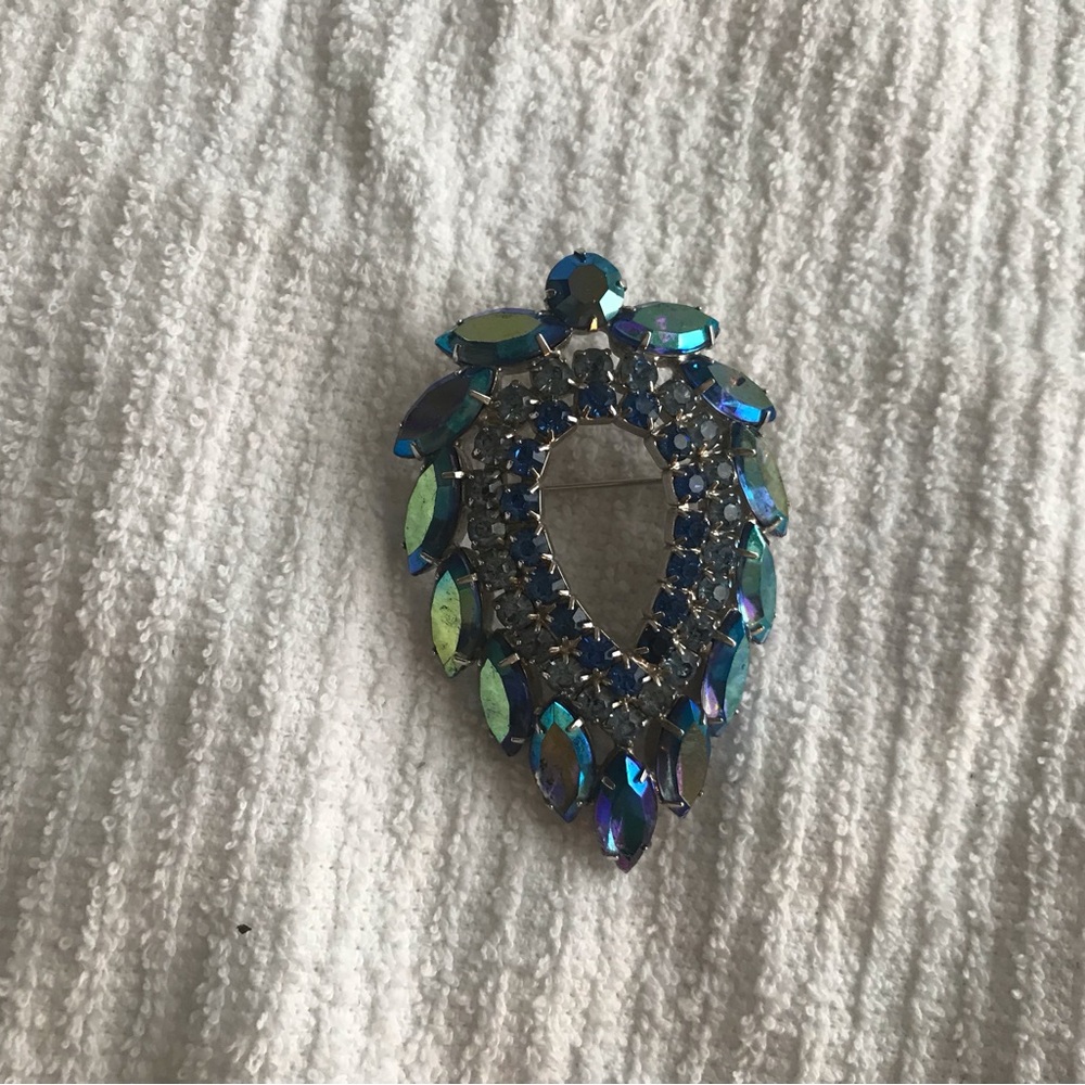Pretty Blue Sarah Coventry Brooch